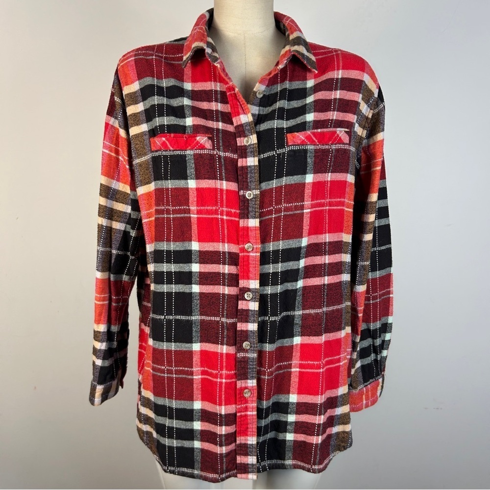 BDG Red and Black Plaid Button Down Women’s Shirt S